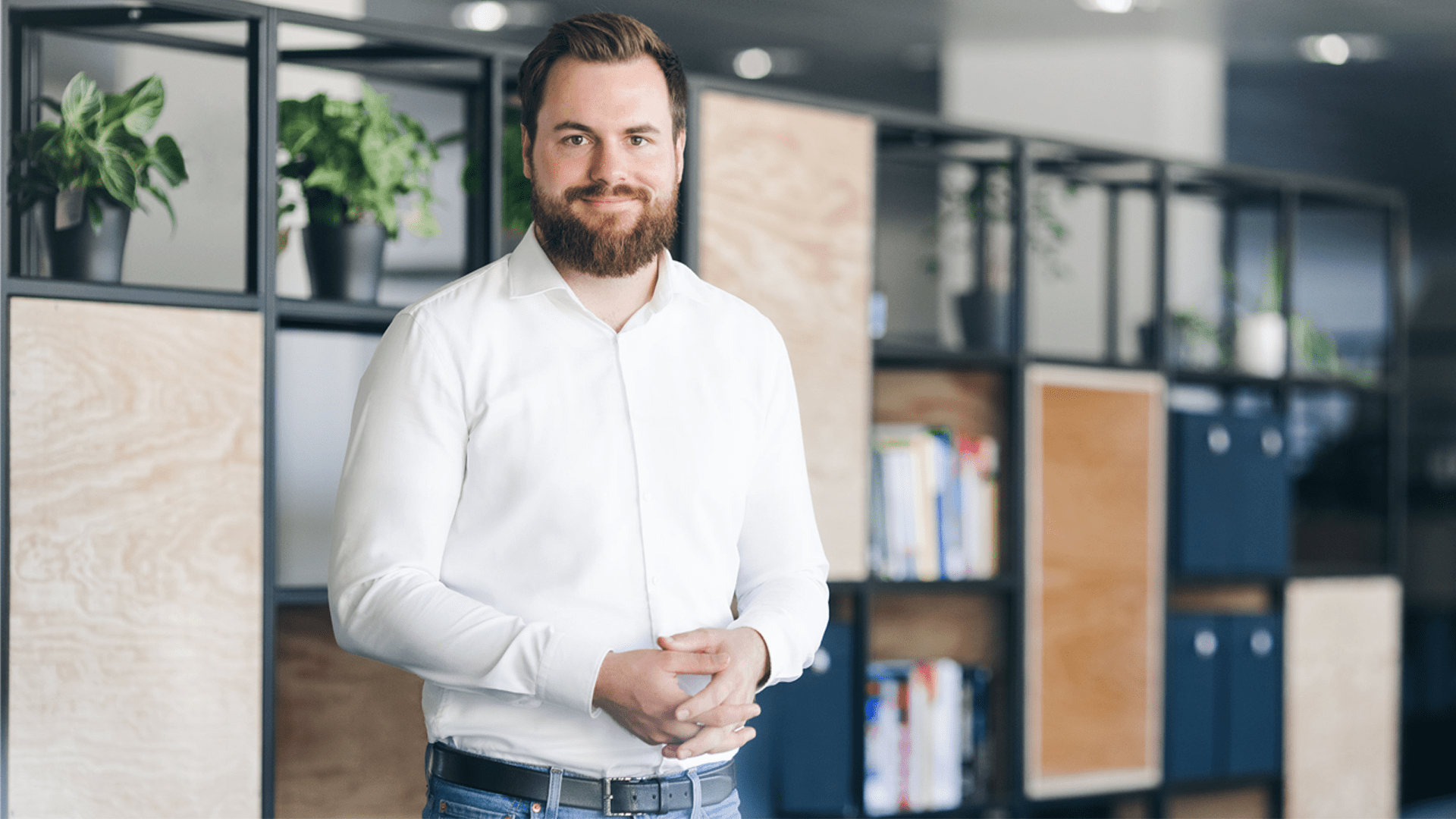 Menjembatani kesenjangan komunikasi di tempat kerja: Wawancara dengan salah satu pendiri Flip, Benedikt Ilg | UE-Startup